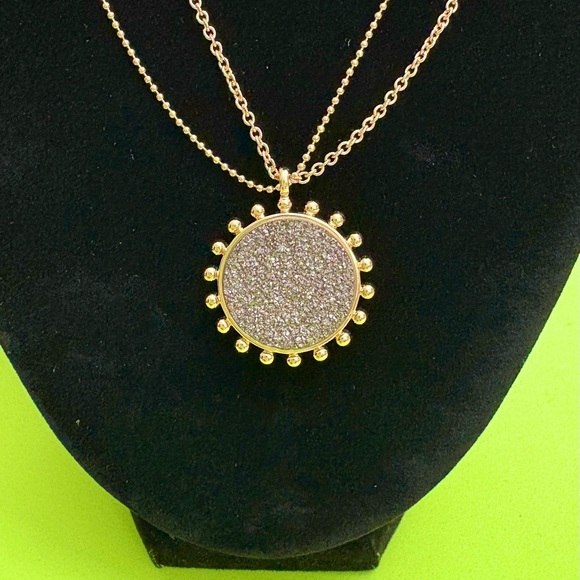 Elegant Gold and Silver Pendant Necklace - Picture 2 of 6